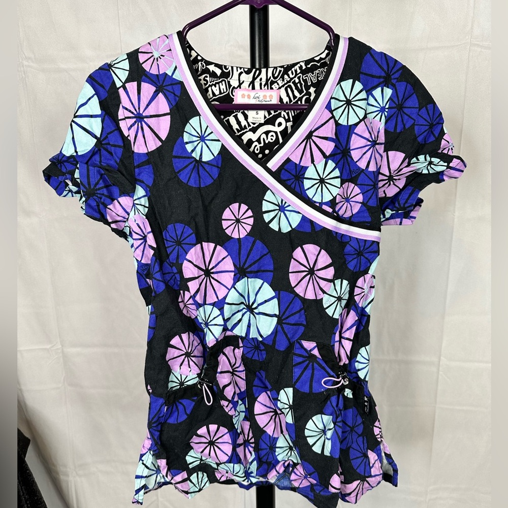 Scrub Top - Picture 4 of 4